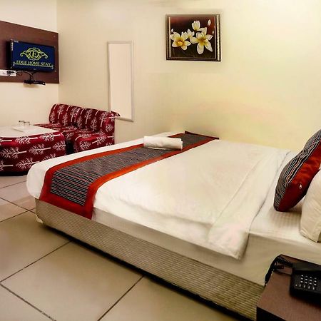 Airport Hotel Edge Home Stay New Delhi Extérieur photo