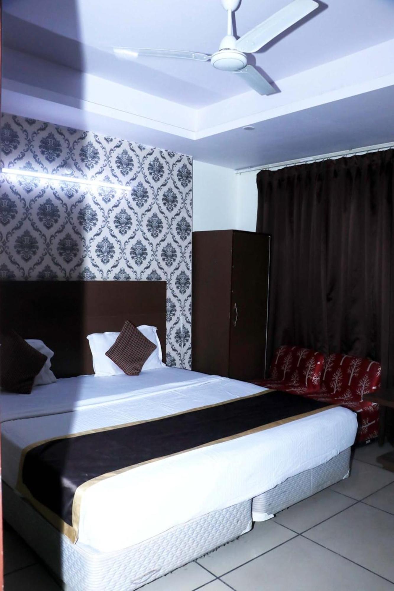 Airport Hotel Edge Home Stay New Delhi Extérieur photo