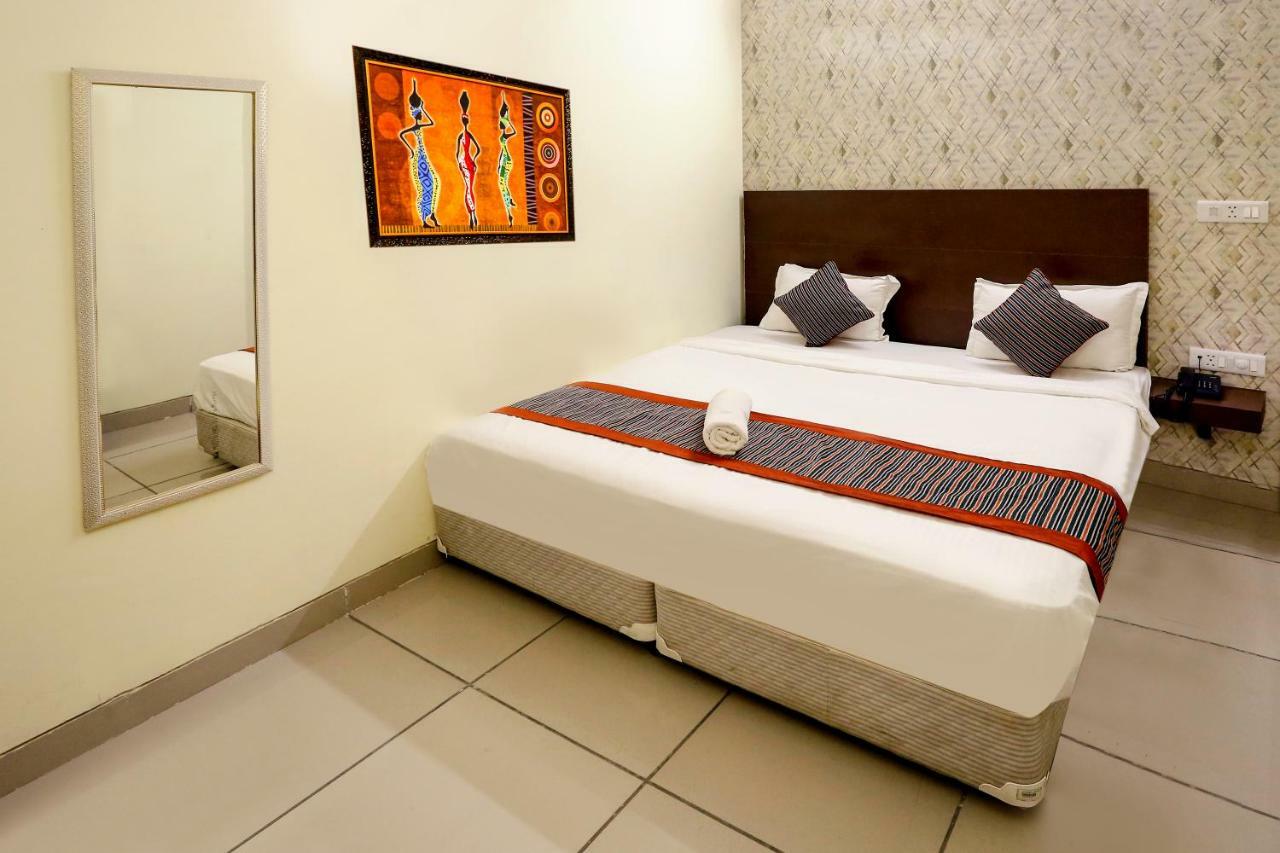 Airport Hotel Edge Home Stay New Delhi Extérieur photo