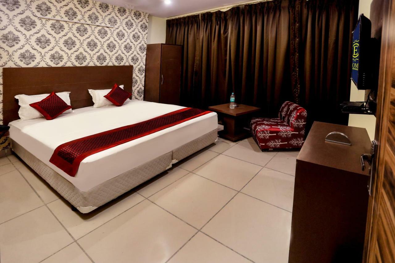 Airport Hotel Edge Home Stay New Delhi Extérieur photo