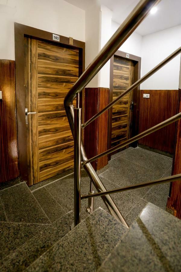 Airport Hotel Edge Home Stay New Delhi Extérieur photo